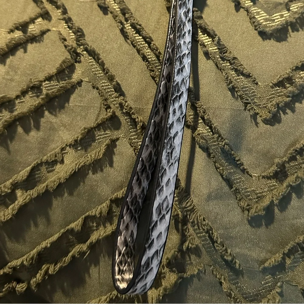 Snakeskin Print Wristlet/Clutch 🖤